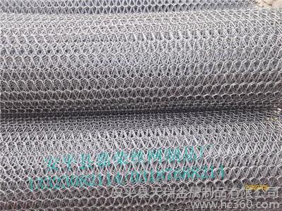 湖北鄂州华容区螺旋网带、输送带与金属链条的高清细节图展示